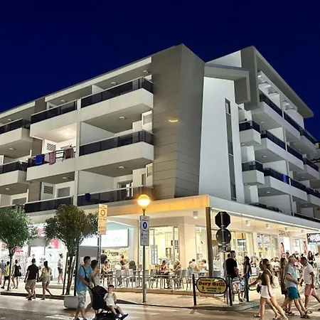 Modern Featuring A Rooftop Pool Apartment Bibione