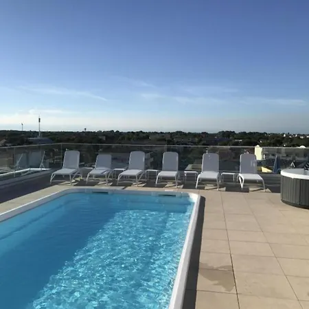 Modern Featuring A Rooftop Pool Apartment *