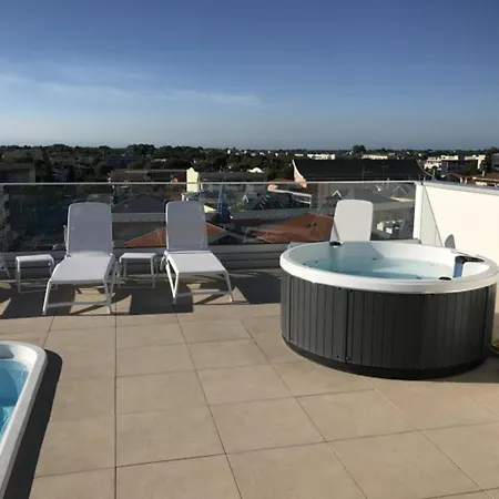 Modern Featuring A Rooftop Pool Bibione