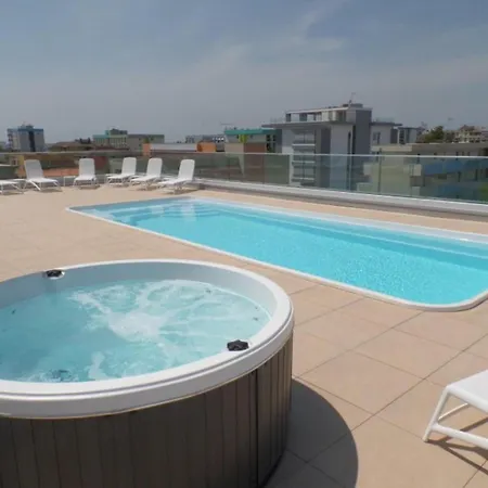 Modern Featuring A Rooftop Pool Apartment Bibione