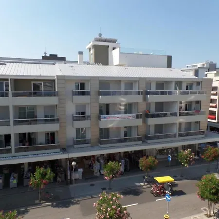 Modern Featuring A Rooftop Pool Apartment